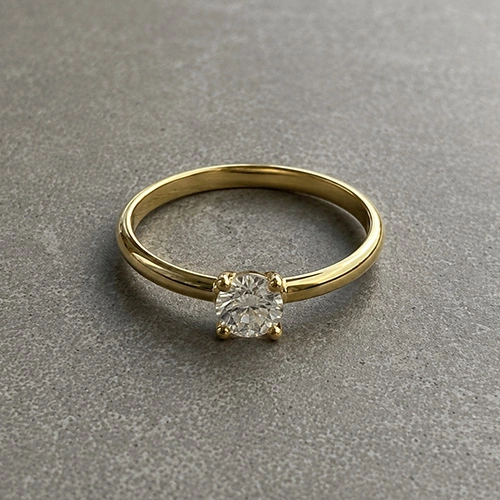 Goldring mit Stein vergolden lassen Beispiel